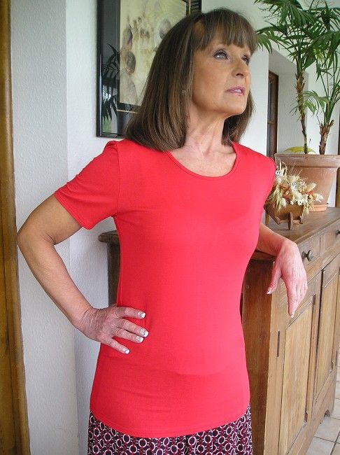 tee-shirt rouge manches courtes 3 ème âge