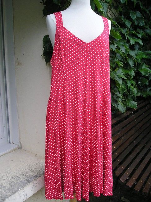 robe à pois personne âgée