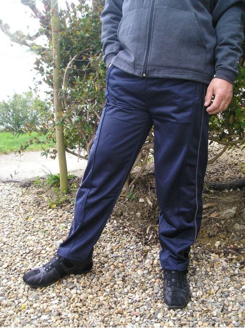 pantalon jogging personne âgé