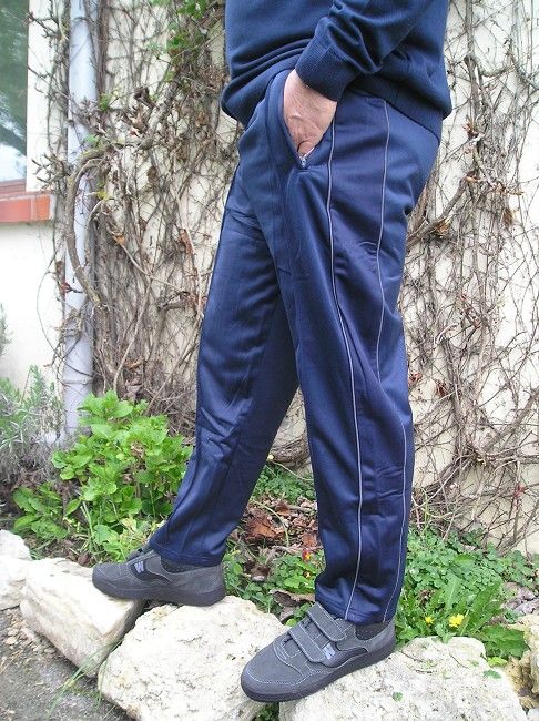 pantalon jogging personne âgé