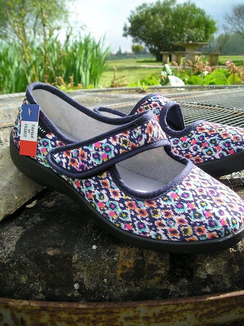 ballerine à velcro personne âgée