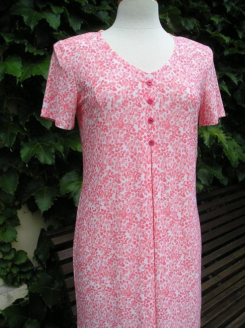 robe sans col personne âgée