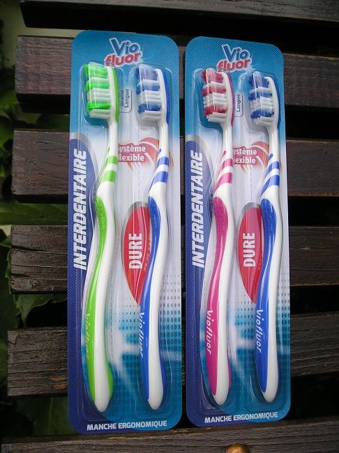 brosse à dents personne âgée