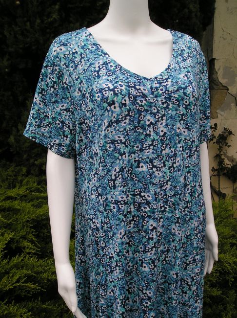 robe bleue personne âgée